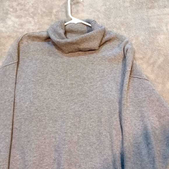 Free people oversized  gray sweater small - Picture 2 of 5